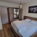 1er Etage - 90 M Plein Centre-ville ! Апартаменты