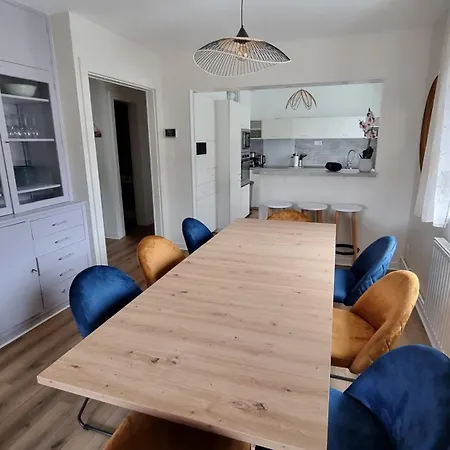 1er Etage - 90 M Plein Centre-ville ! Апартаменты