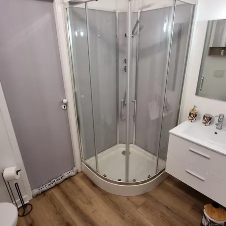 1er Etage - 90 M Plein Centre-ville ! Διαμέρισμα