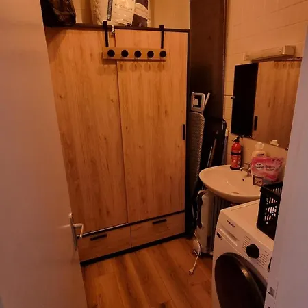 1er Etage - 90 M Plein Centre-ville ! Διαμέρισμα *