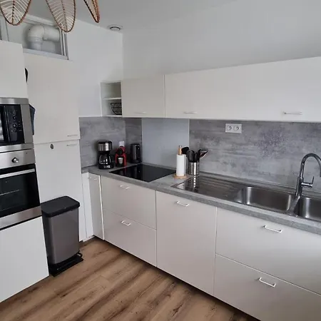 1er Etage - 90 M Plein Centre-ville !