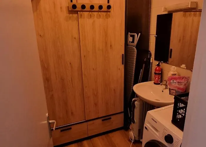 1er Etage - 90 M Plein Centre-ville ! Apartment *